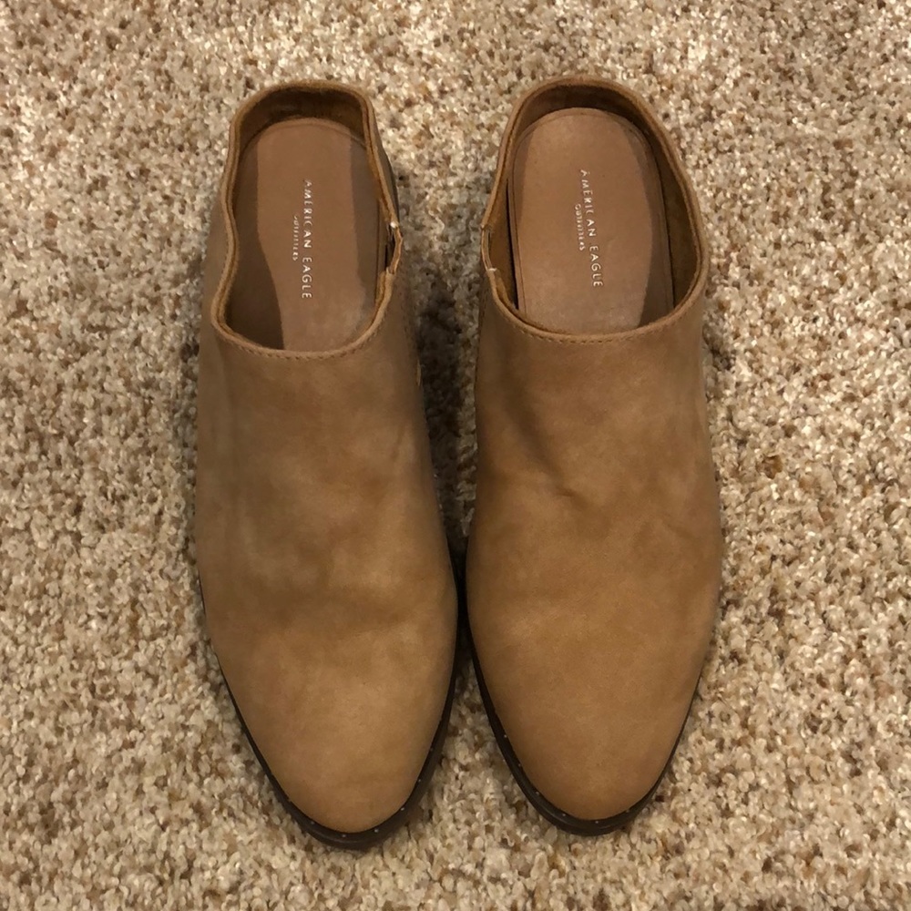 American Eagle clog mules